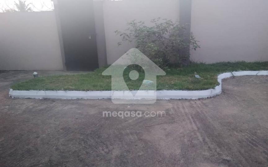 3 bedroom house for rent at Amasaman 3 junction Darsalam 250275