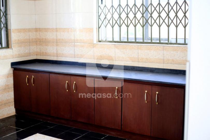 4 bedroom furnished apartment for sale in Atasemanso Kumasi 271859