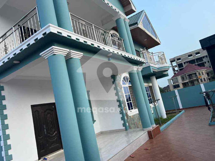 7 bedroom house for sale at Ogbojo 292512