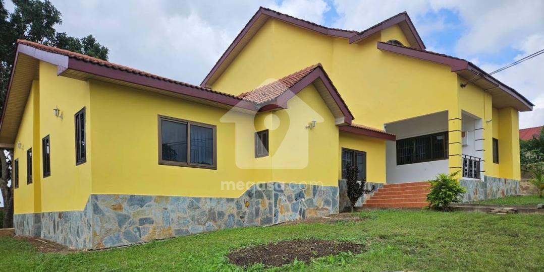 4 bedroom house for sale in Berekuso 399159