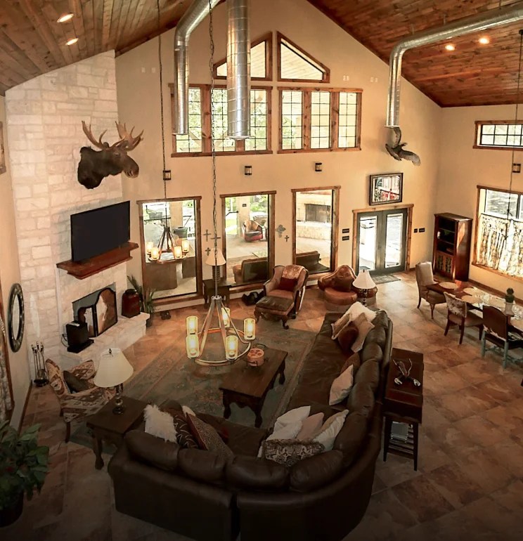 Luxury Riverfront Homes, 5 Star Rental Properties Concan, Texas