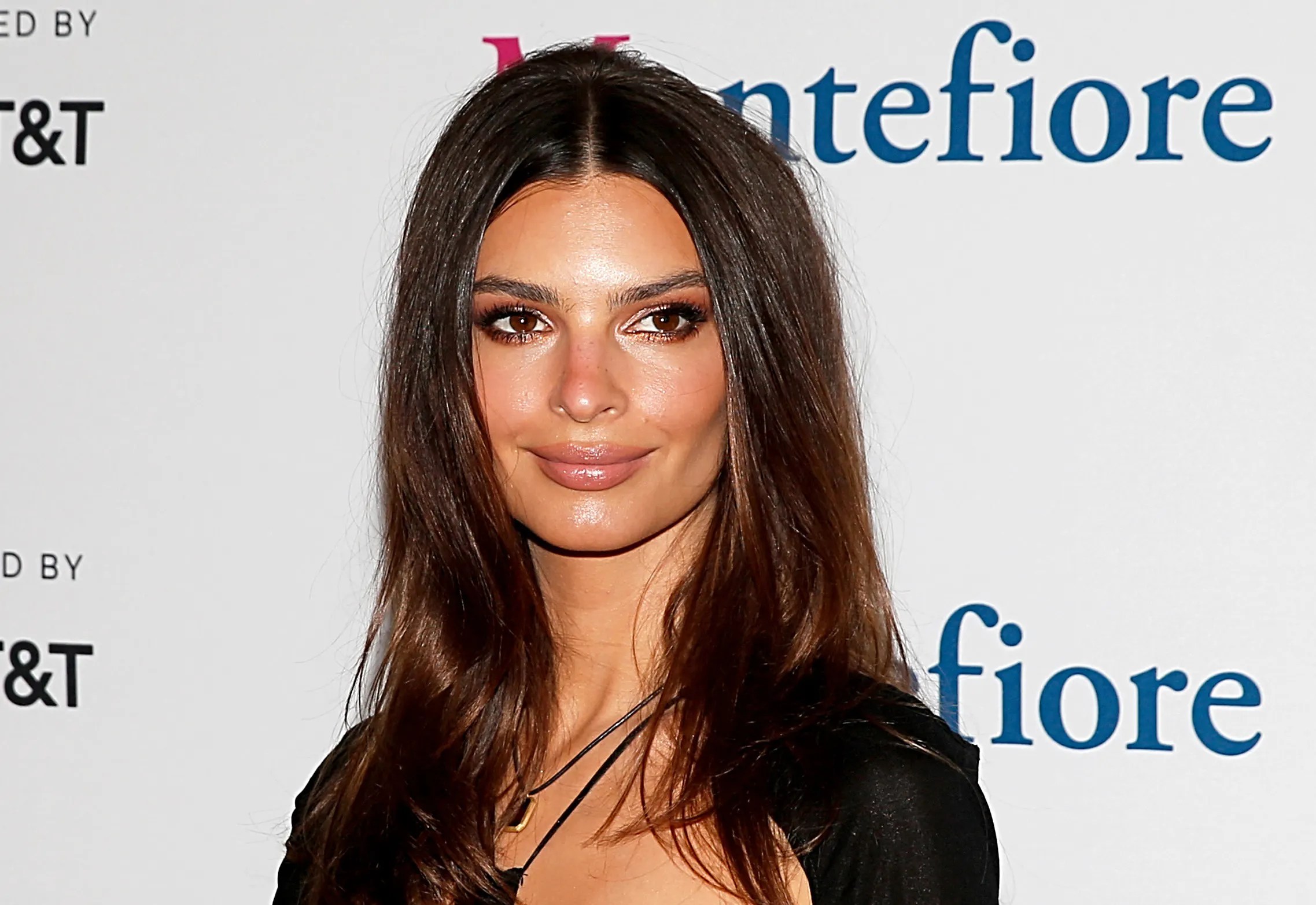 Emily Ratajkowski Divorced at 30 A Chic Choice. Conservative News