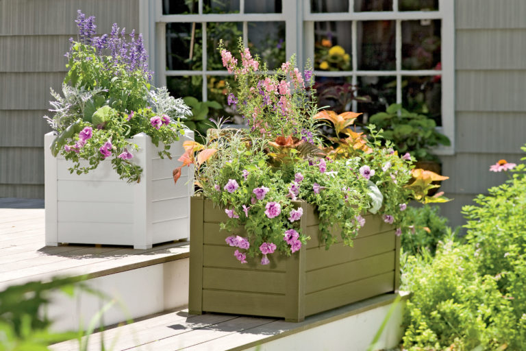 How To Create Attractive And Durable Planters And Pots?