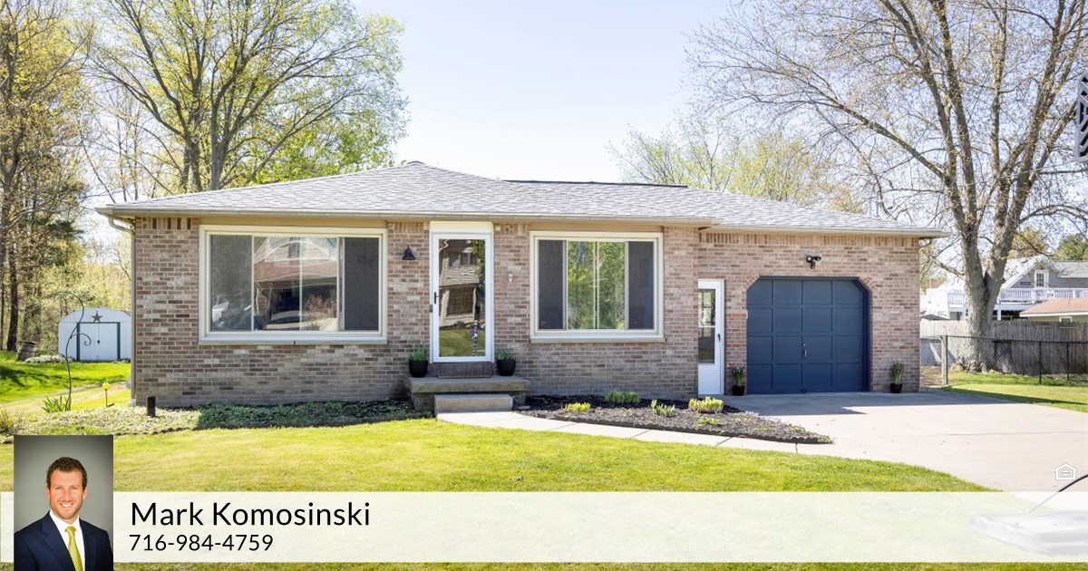 14 Schultz Rd, Orchard Park, NY 14127