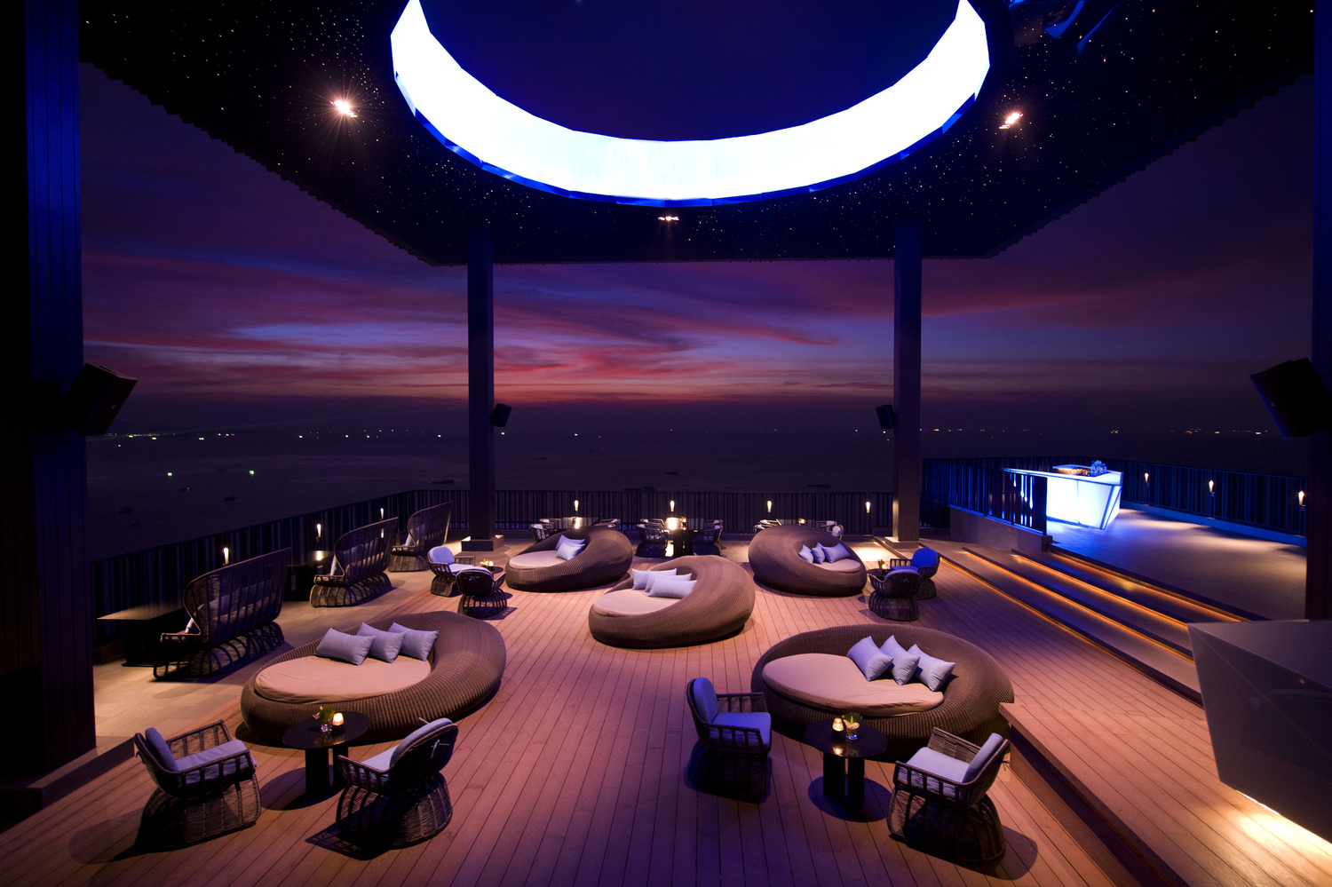 Hilton Rooftop Restaurant & Bar dwp