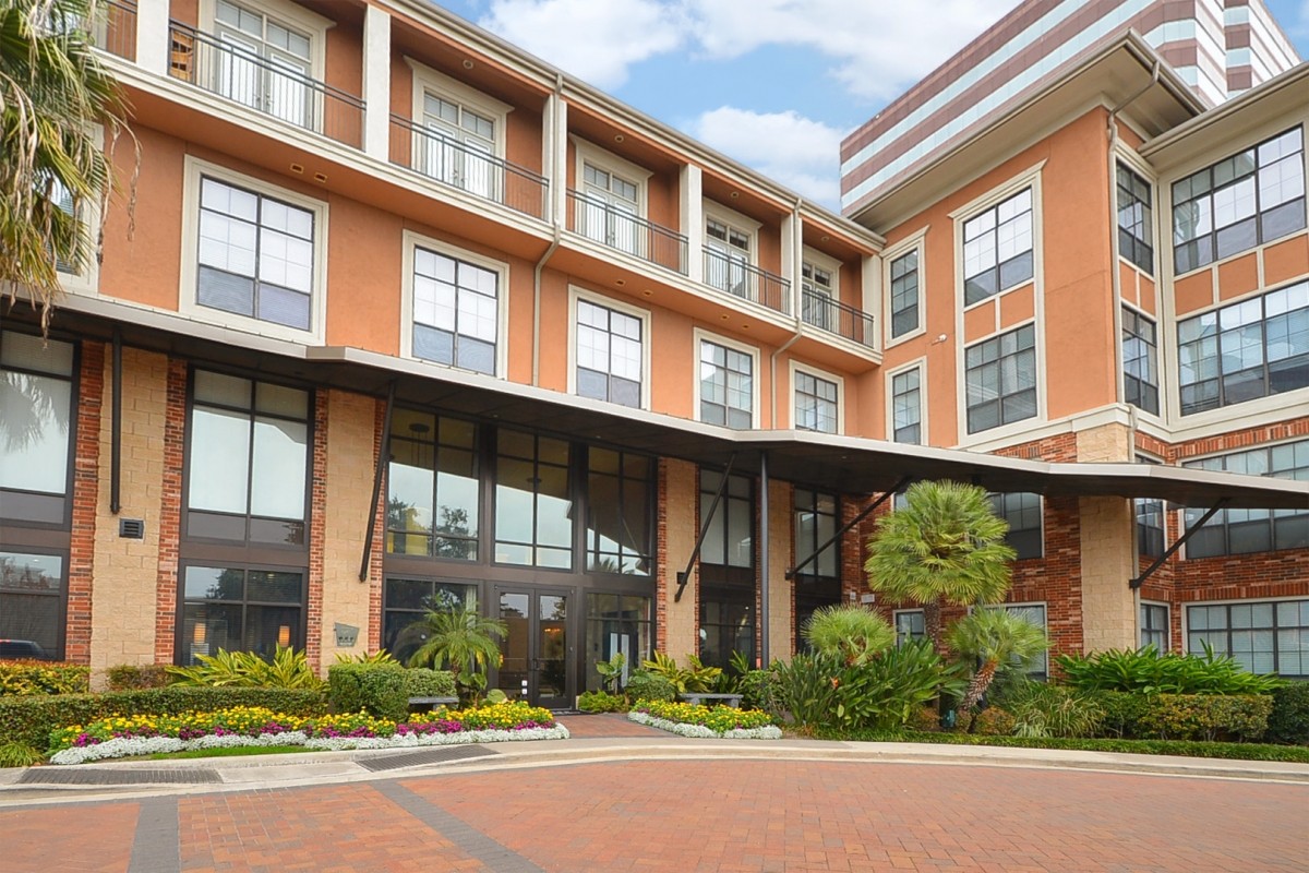 The Augusta, Houston (see reviews, pics & AVAIL)