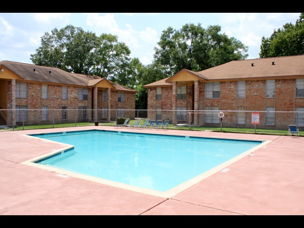 Parker Square, Houston (see reviews, pics & AVAIL)