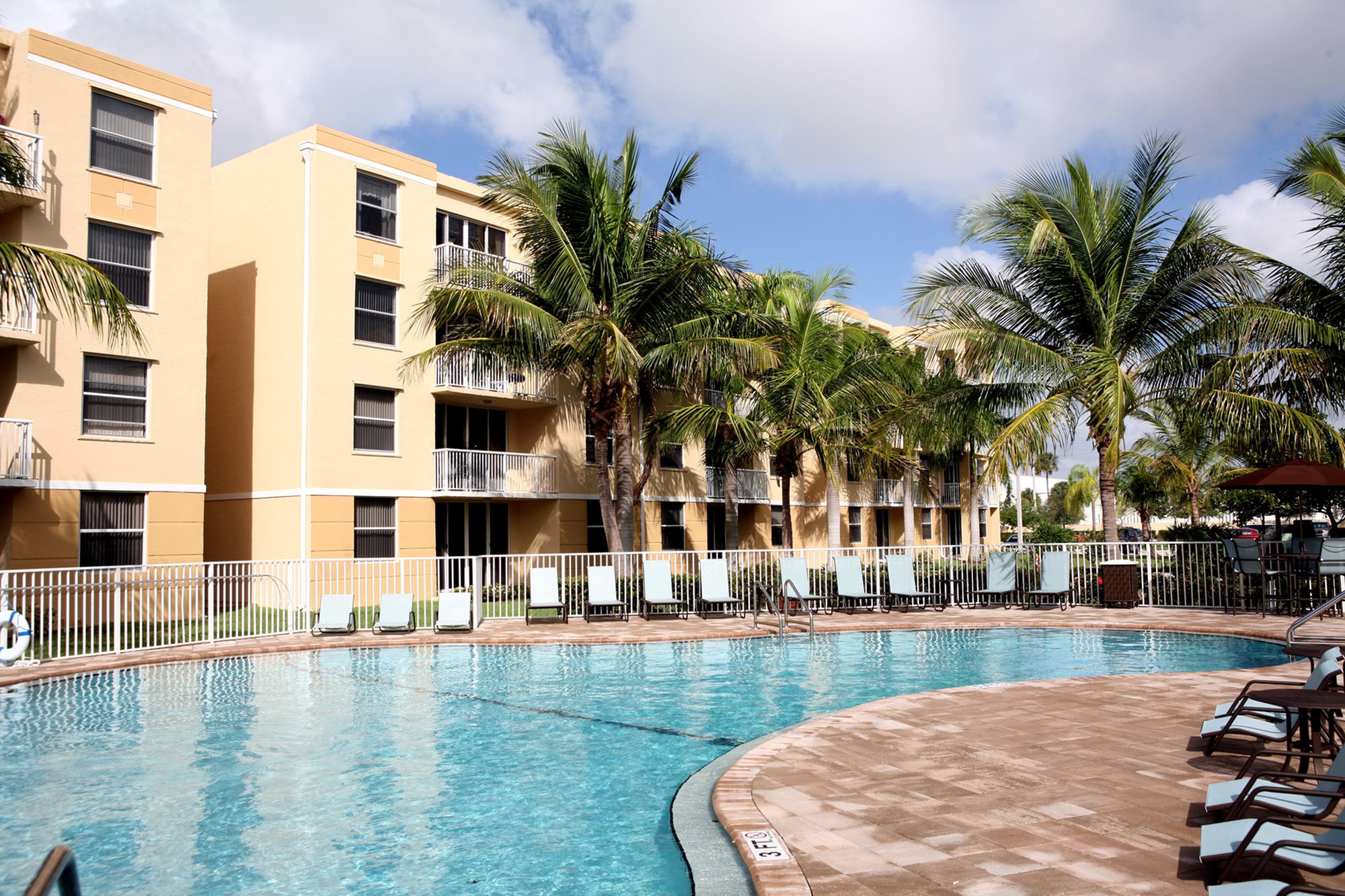 Sheridan Lake Club Apartments, Dania Beach (see pics & AVAIL)