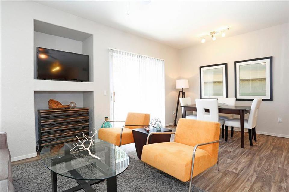 Somerfield at Lakeside Apartments, Elk Grove (see reviews, pics & AVAIL)