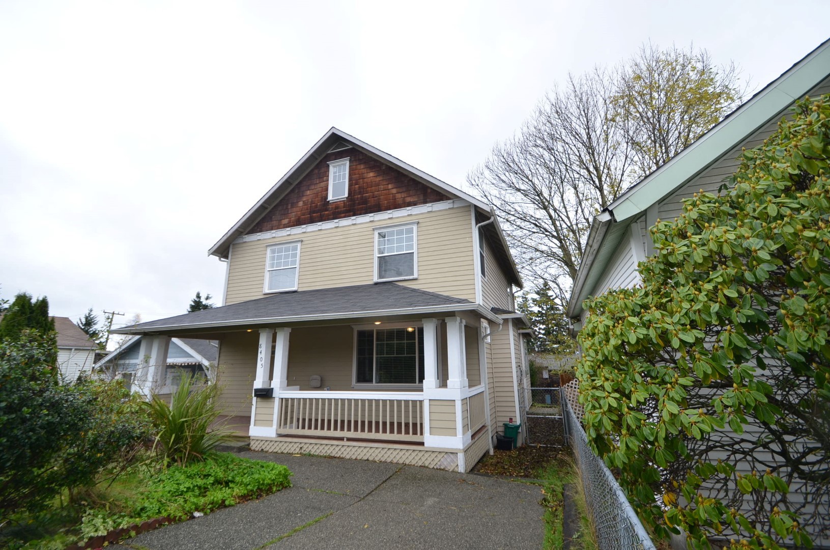 8405 16th Ave SW, Seattle, WA 98106 3 Bedroom Apartment for Rent