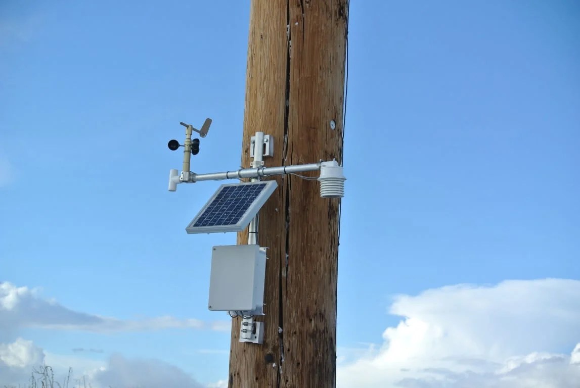 Power Pole Mounting System Dyacon