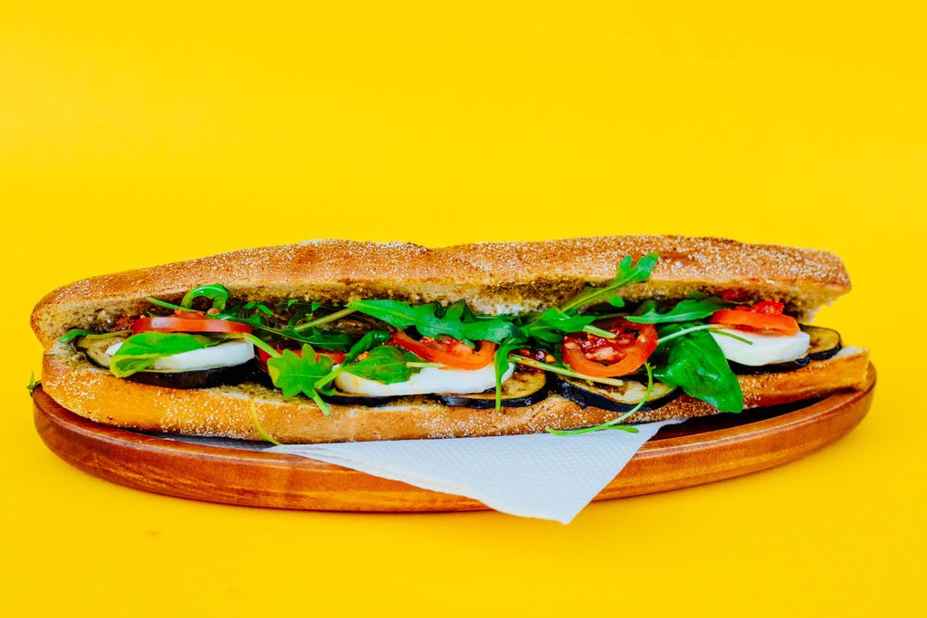 SANDWICHES Chop Sandwich Club®