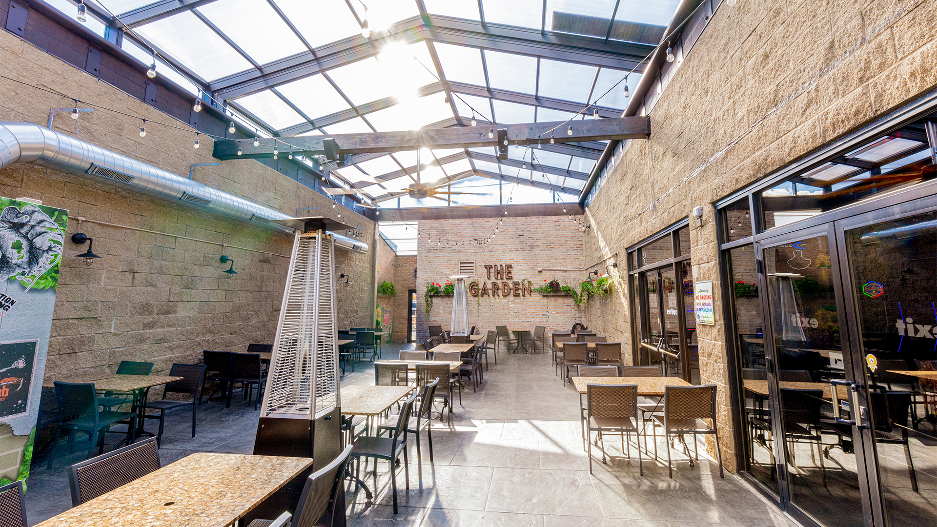 Deja Brew Bar & Grill, Oak Lawn, IL 26' x 50'