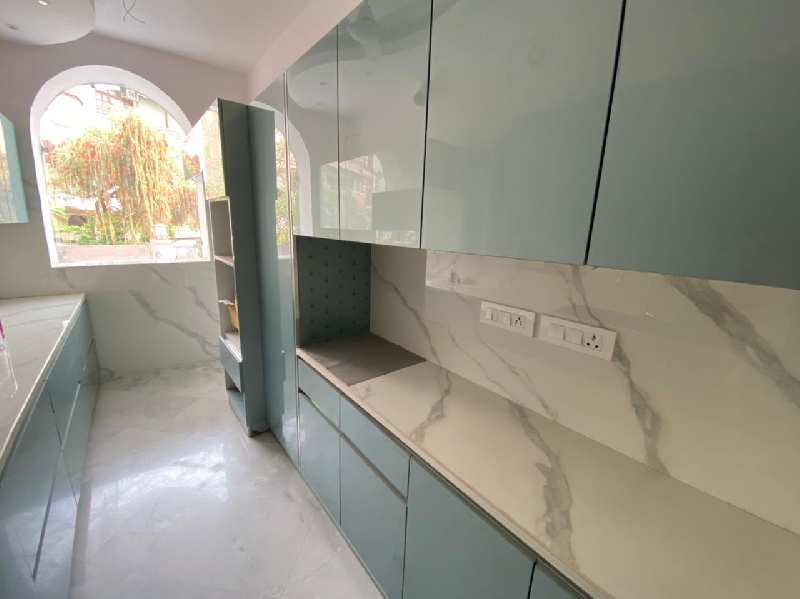 6 BHK House 9000 Sq.ft. for Sale in Aradhana Enclave, R. K. Puram