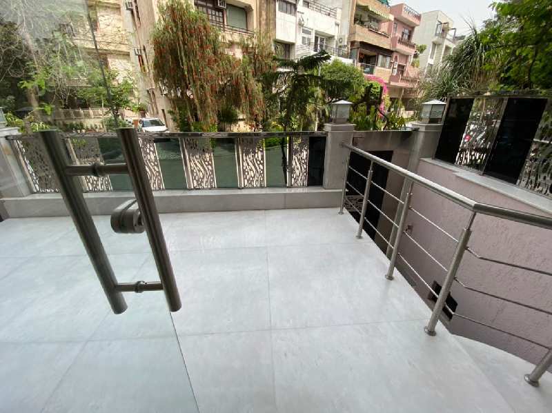 6 BHK House 9000 Sq.ft. for Sale in Aradhana Enclave, R. K. Puram