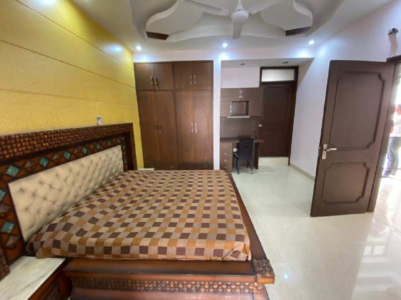 6 BHK House 9000 Sq.ft. for Sale in Aradhana Enclave, R. K. Puram