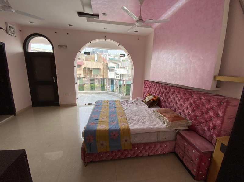 6 BHK House 9000 Sq.ft. for Sale in Aradhana Enclave, R. K. Puram