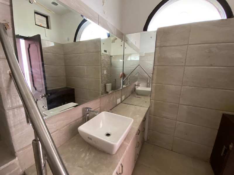 6 BHK House 9000 Sq.ft. for Sale in Aradhana Enclave, R. K. Puram