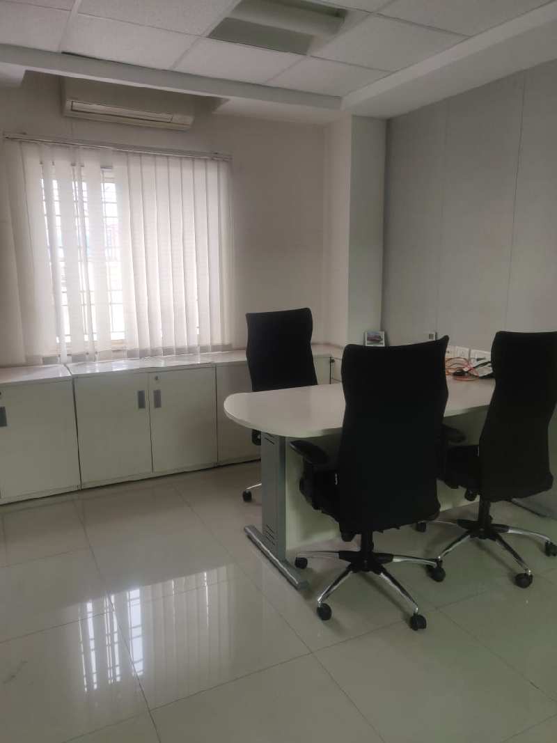Office Space 14000 Sq.ft. for Rent in State Bank Colony, Meyyanur