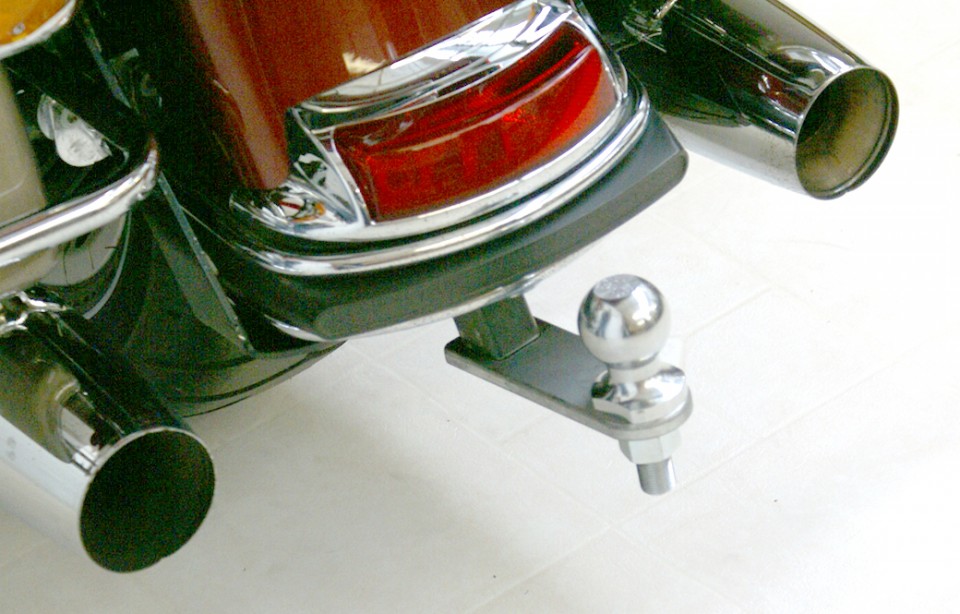 Rivco Trailer Hitch 20092013 HarleyDavidson FLH / FLT HD0073