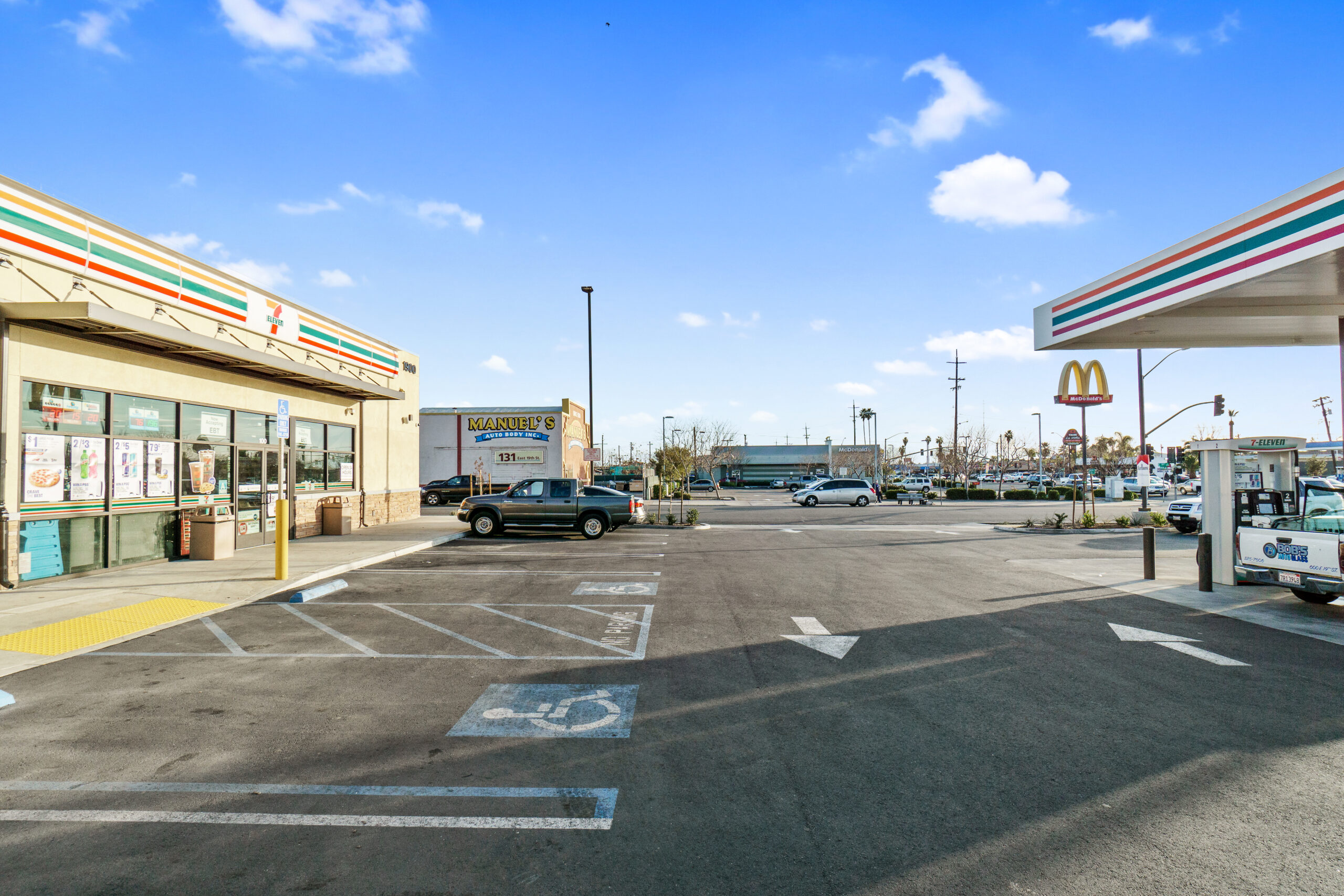 7Eleven Gas Station Bakersfield, CA Dynamic