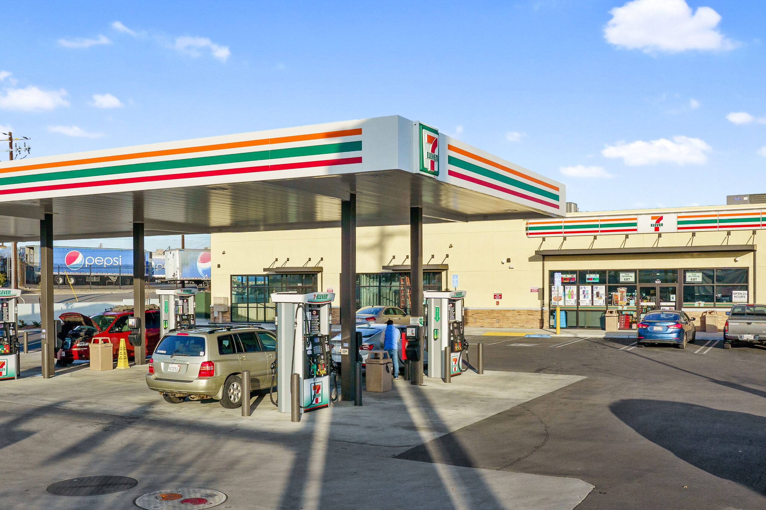 7Eleven Gas Station Bakersfield, CA Dynamic
