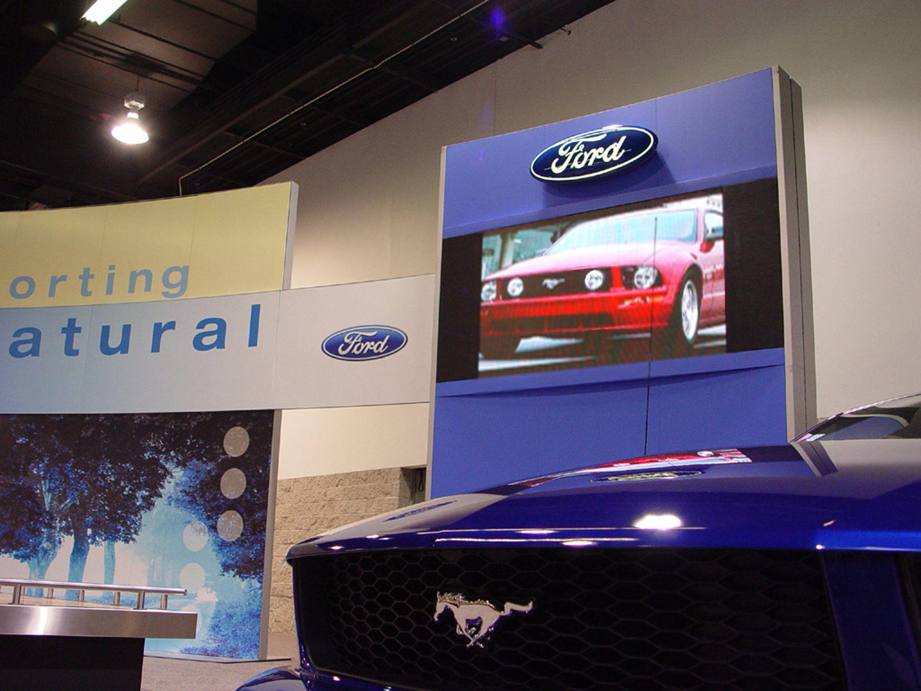 Dynamic Sights & Sounds Digital Signage Automotive Digital Signage
