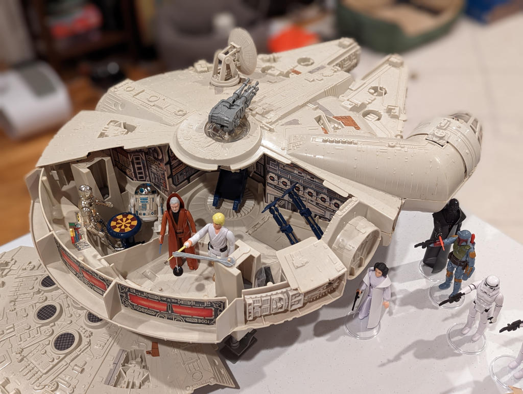 Jason Ellis' Millennium Falcon Collectors Site > Kenner