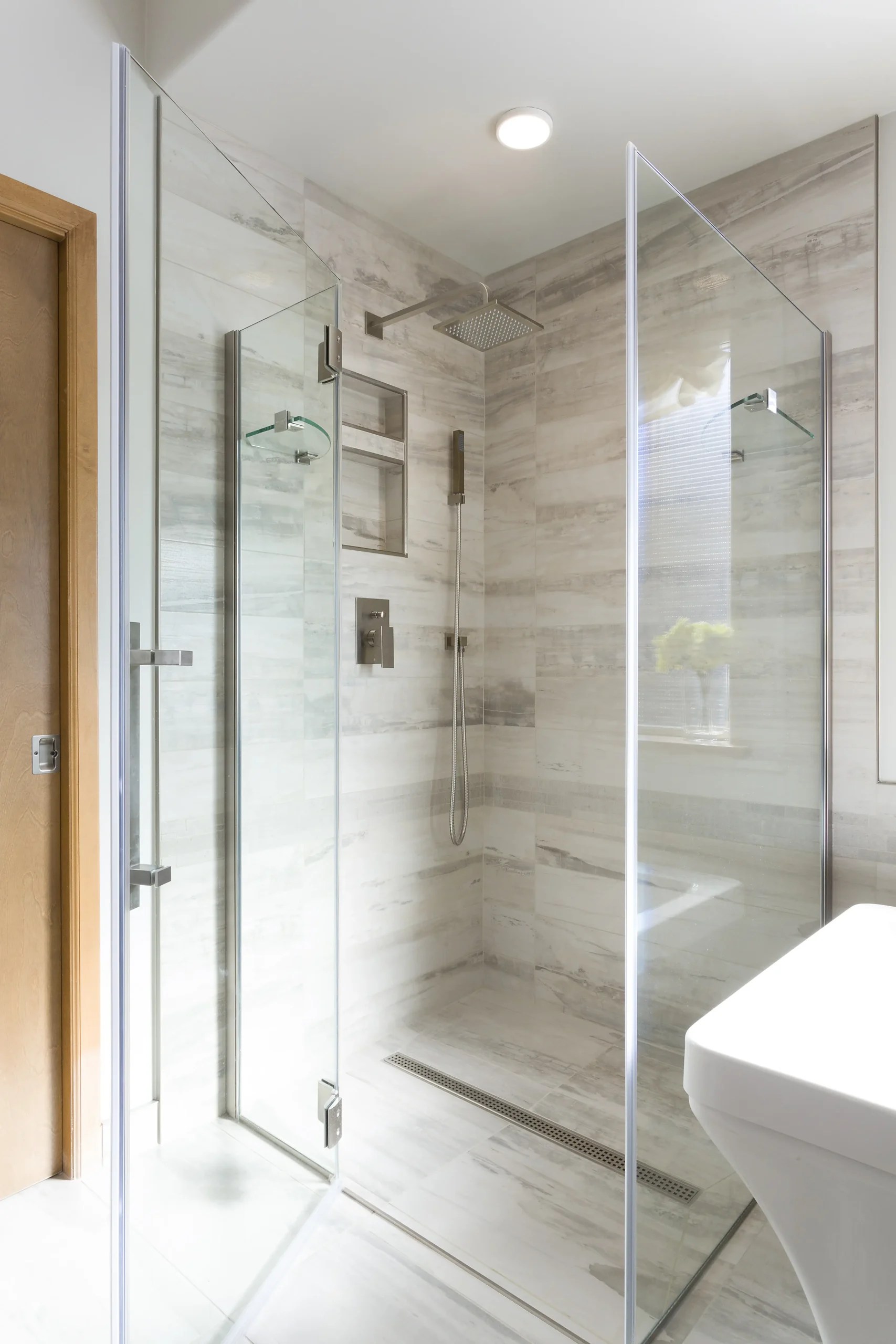 East St. Paul Bathroom Renovation 2018 Renomark Award Winner