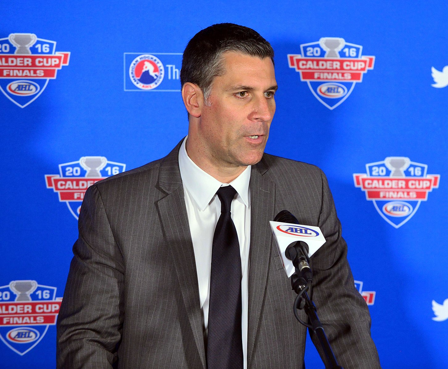 Avalanche Extend Jared Bednar Dynes Pressbox