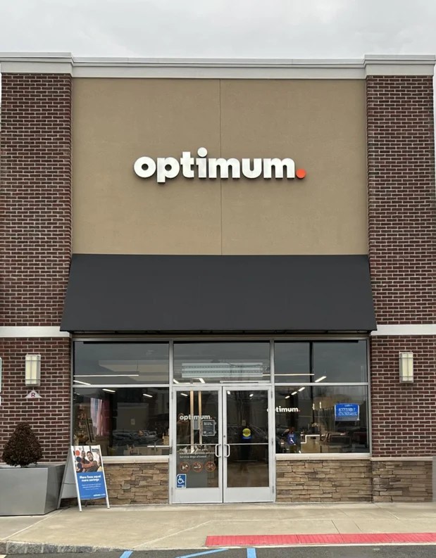 Optimum's Ledgewood, NJ Store Mobile Phones, Fiber(04)