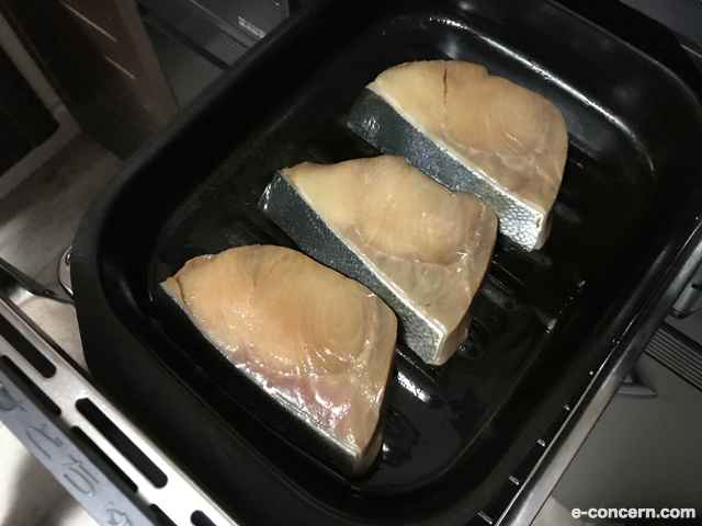 魚焼きグリルを汚したくない人！グリルプレートがガチで良いよ E関心