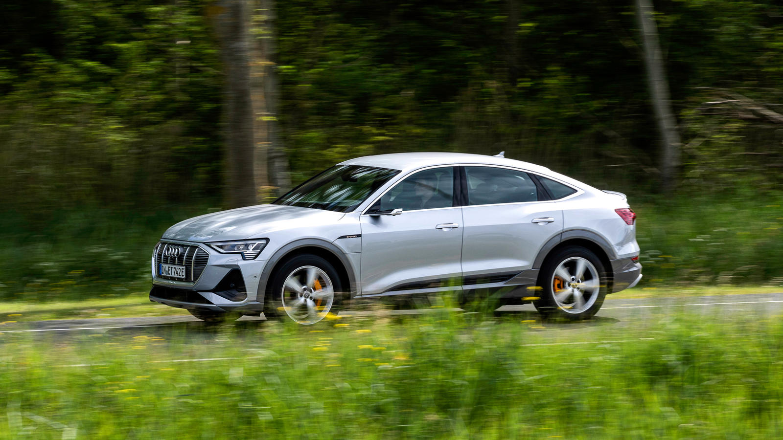 Audi E-Tron Met Functions On Demand, Adaptive Driving Assistant Én 22 Kw-Lader | E-Drivers.com | Platform Voor Elektrisch Rijden