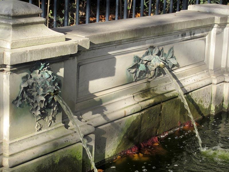 Monument à Eugène Delacroix Jardin du Luxembourg Paris (75006) E
