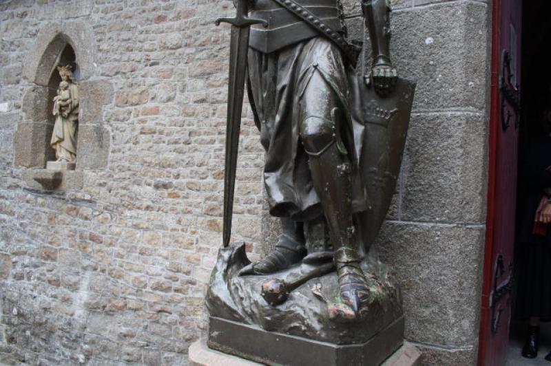 Statue Jeanne d’Arc LeMontSaintMichel Emonumen