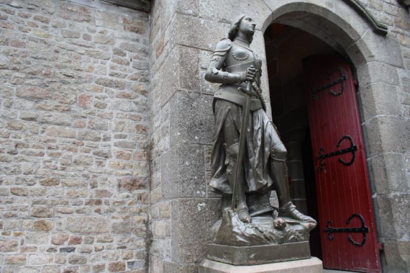 Statue Jeanne d’Arc LeMontSaintMichel Emonumen