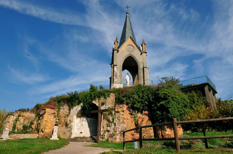 NotreDame de la Motte Vesoul Emonumen