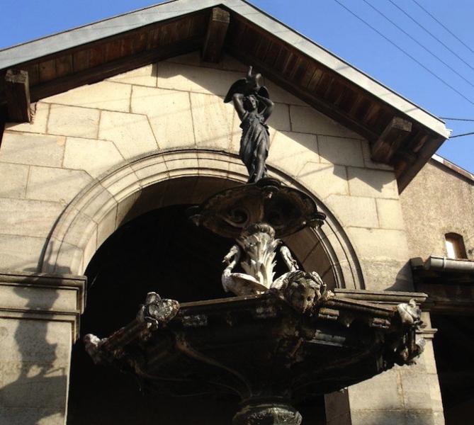 Fontaine des Sources Lamarche Emonumen