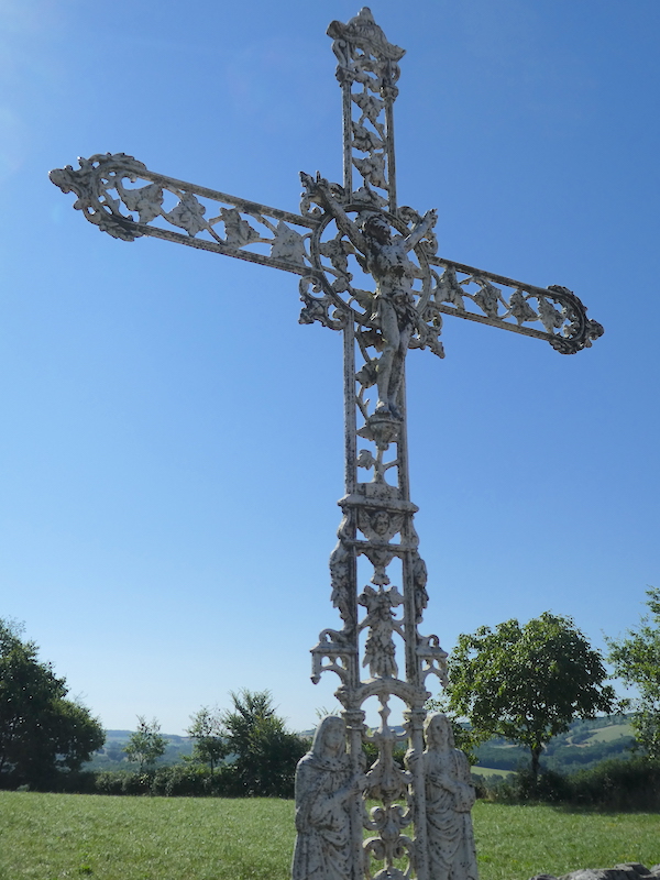 Croix funéraire Cimetière de Solières Emonumen