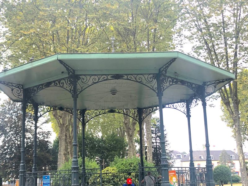 Kiosque Jean Ladousse OloronSainteMarie Emonumen