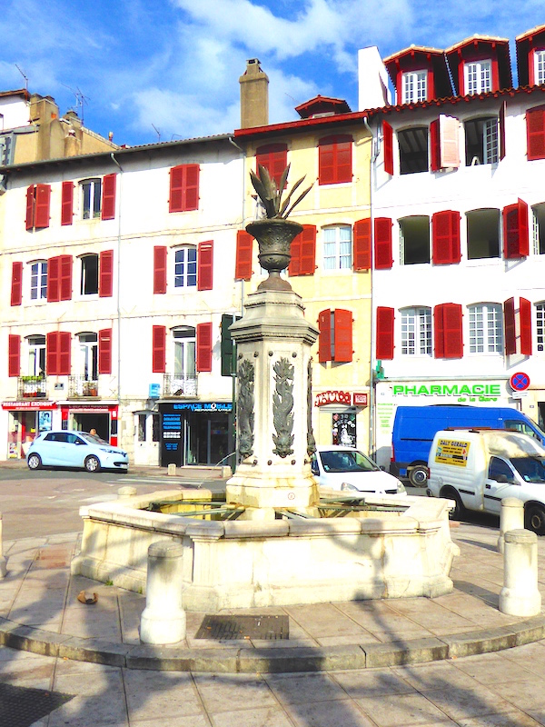 Fontaine de la place de la République (ou SaintEsprit) Bayonne E