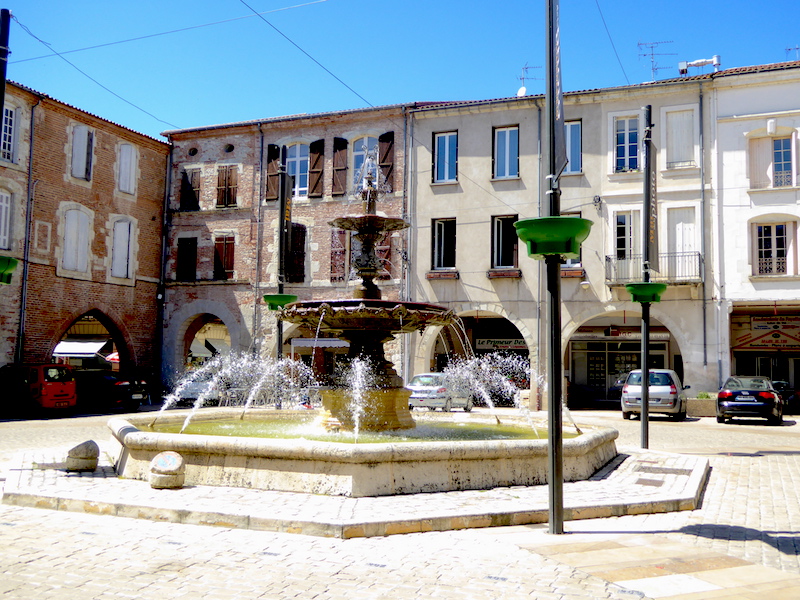Vasquefontaine Place Lafayette VilleneuvesurLot Emonumen