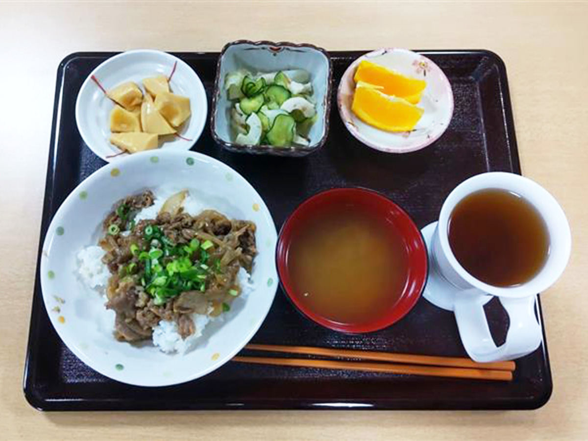 グループホームの食事を全力調査！入居者が食事を作るってホント？ 日刊介護新聞 by いい介護