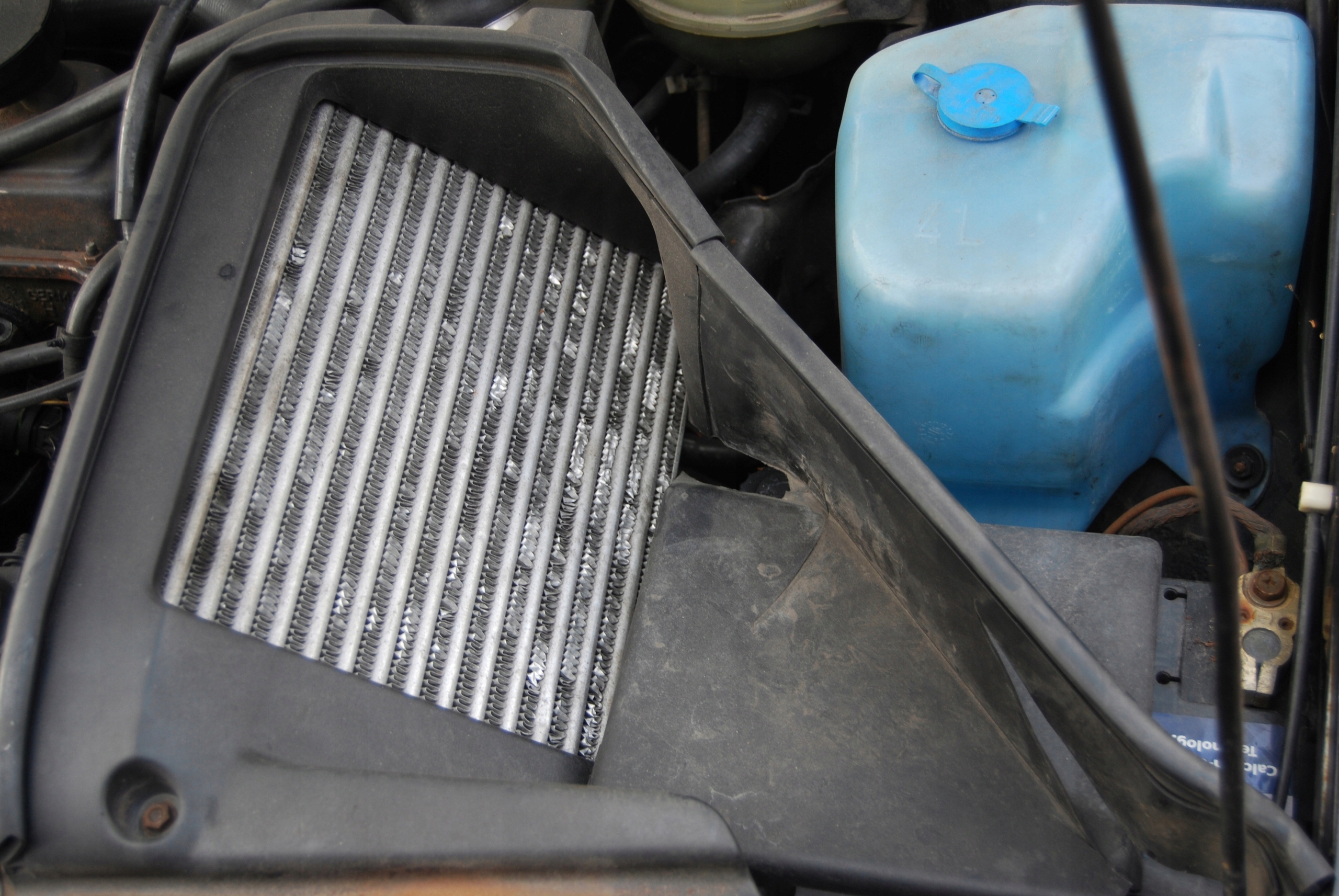 Intercooler chłodnica pow. Golf II 1.6TD 80 SB 7598742886 oficjalne