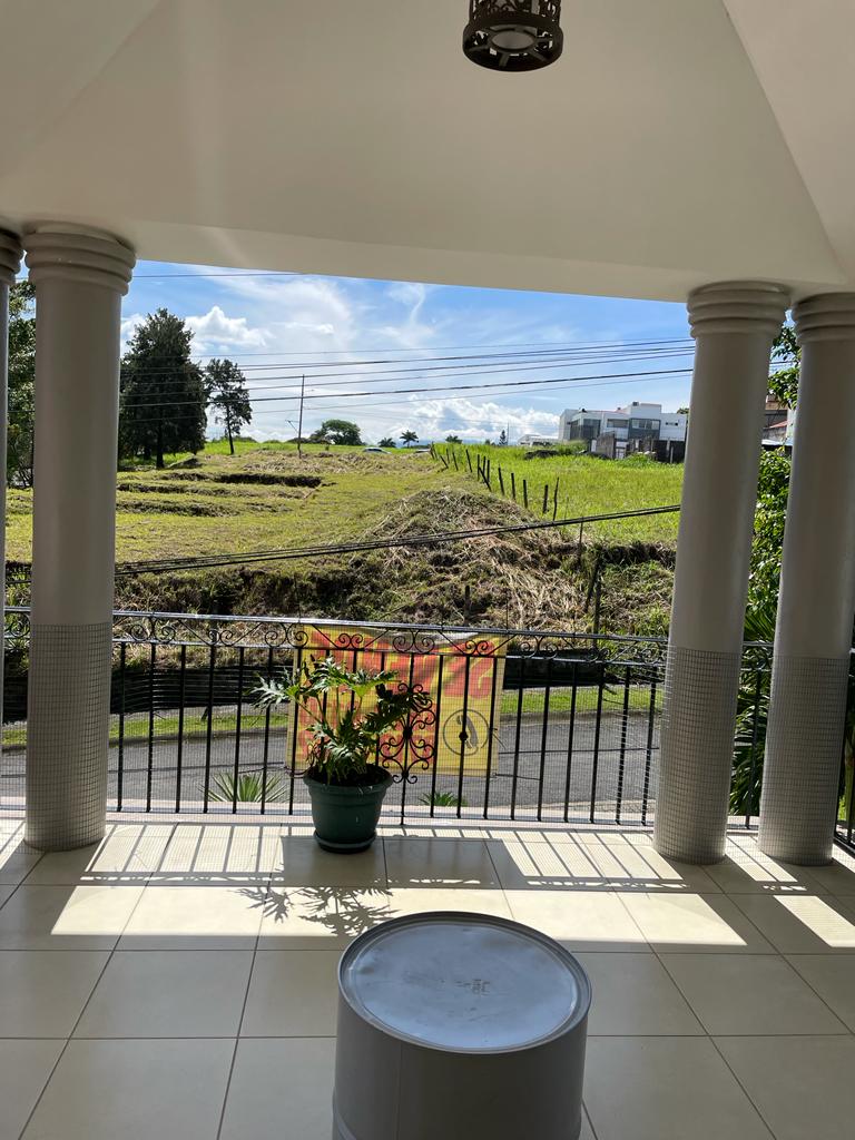 Propiedades de playa Jacó venta PROPIEDAD DE 5 APARTAMENTOS CON