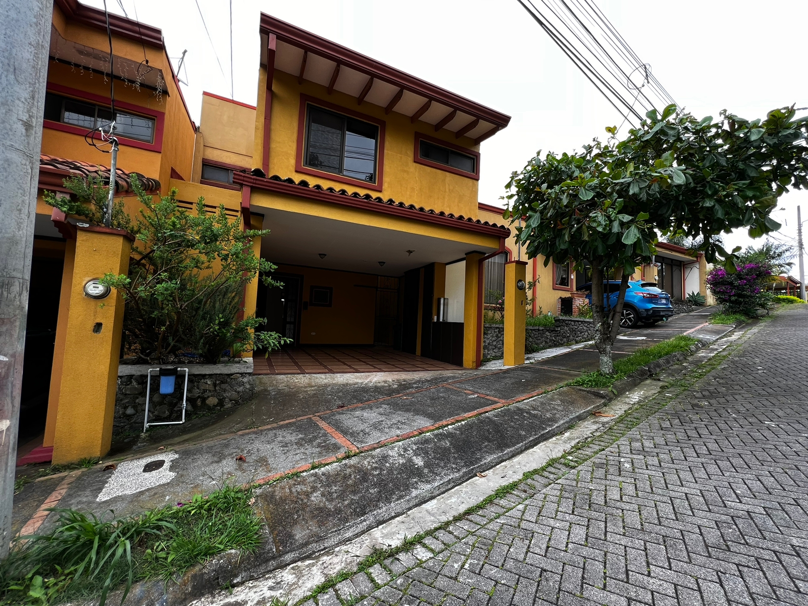 Houses for rent in San Vicente House for rent 2 floors Bosques de