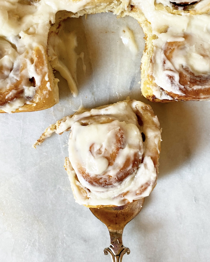 How to ParBake Cinnamon Rolls {Make Ahead Method!} e2 bakes brooklyn