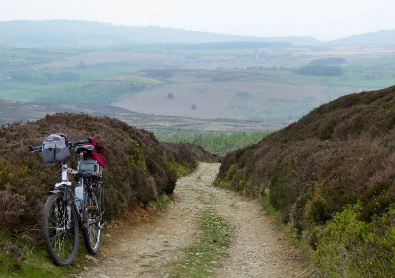 Hambleton Drove Road Always wanting moor e2e.bike
