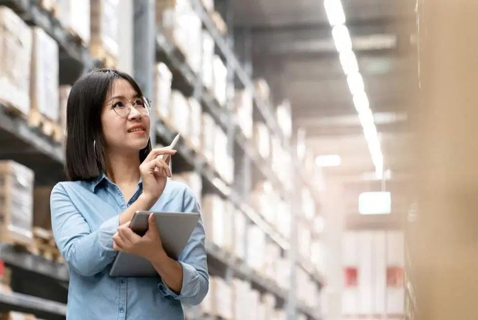 Merchandising Assistant Job Description Salary, Duties & More