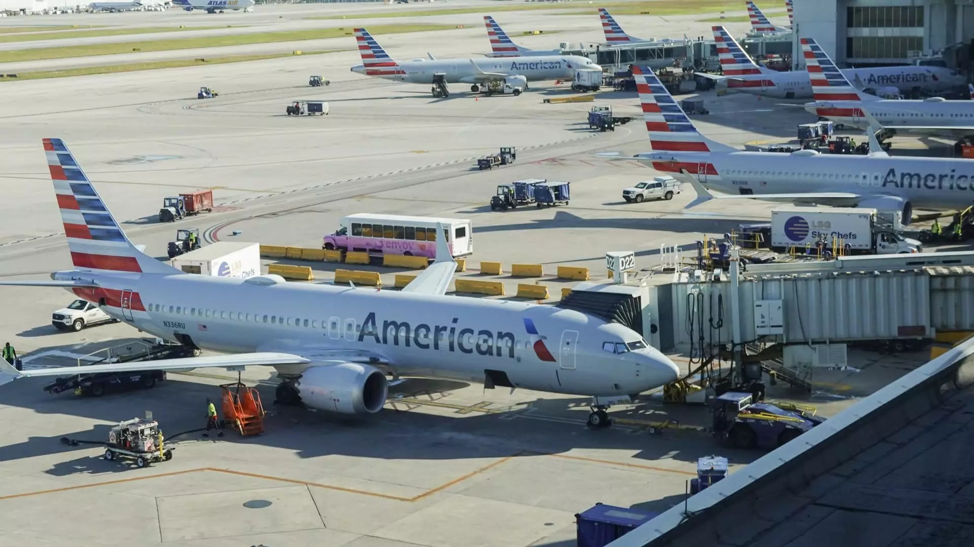 American Airlines Faces Ground Stop Amid Holiday Travel Surge